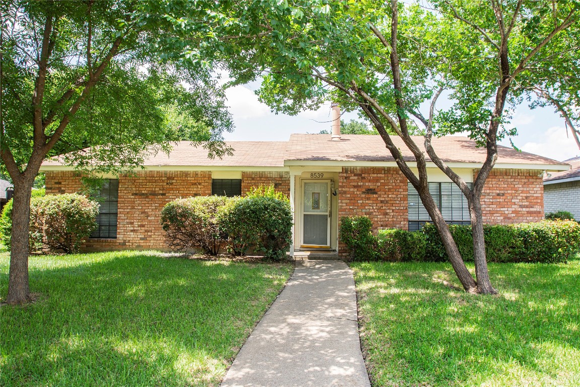 8539 Van Pelt Drive Dallas TX 75228