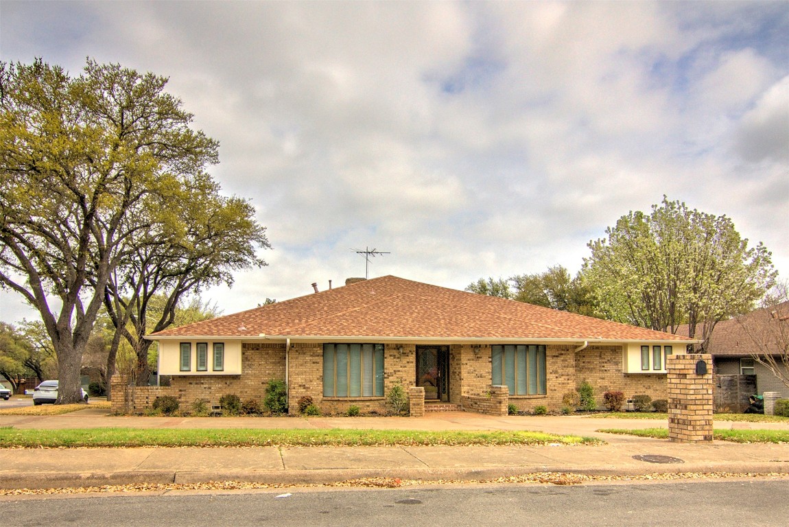 6417 Malcolm Drive Dallas TX 75214
