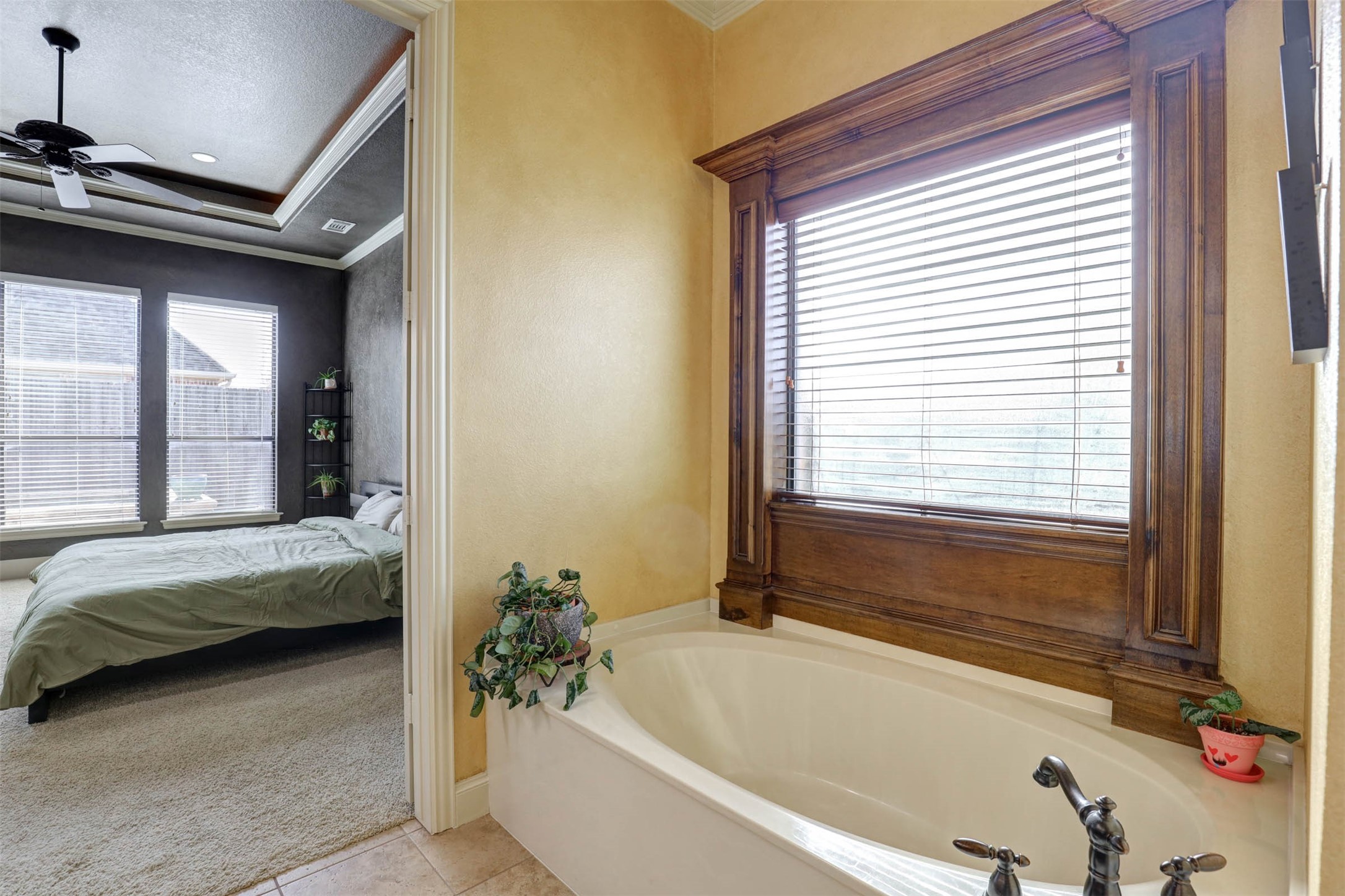 617 Indian Trail Hurst TX 76054