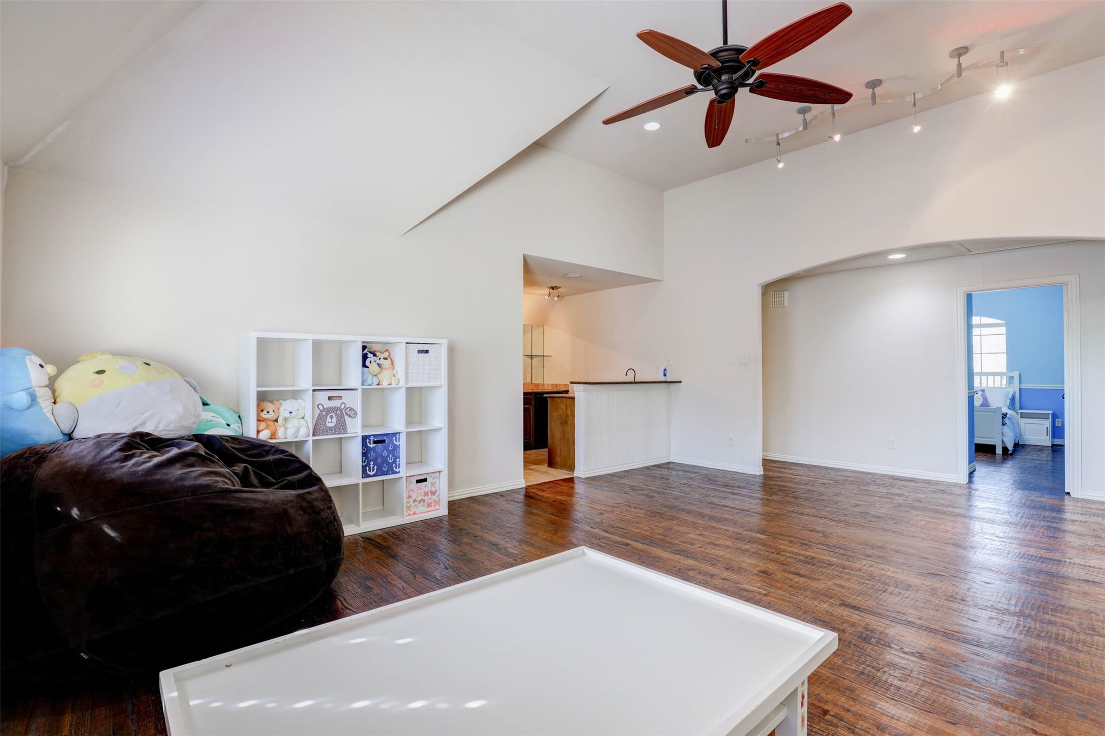 617 Indian Trail Hurst TX 76054