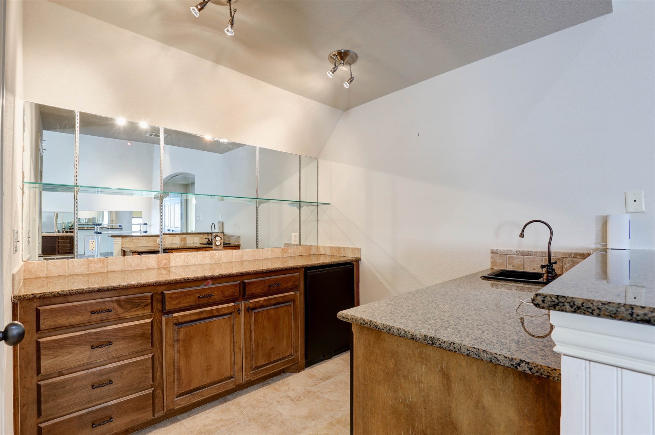617 Indian Trail Hurst TX 76054