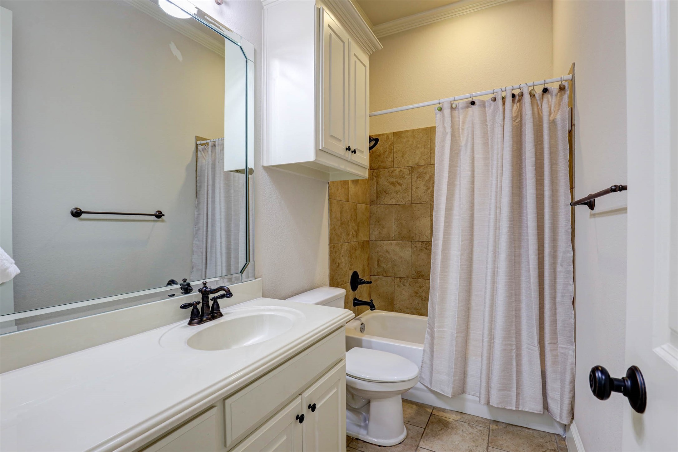 617 Indian Trail Hurst TX 76054