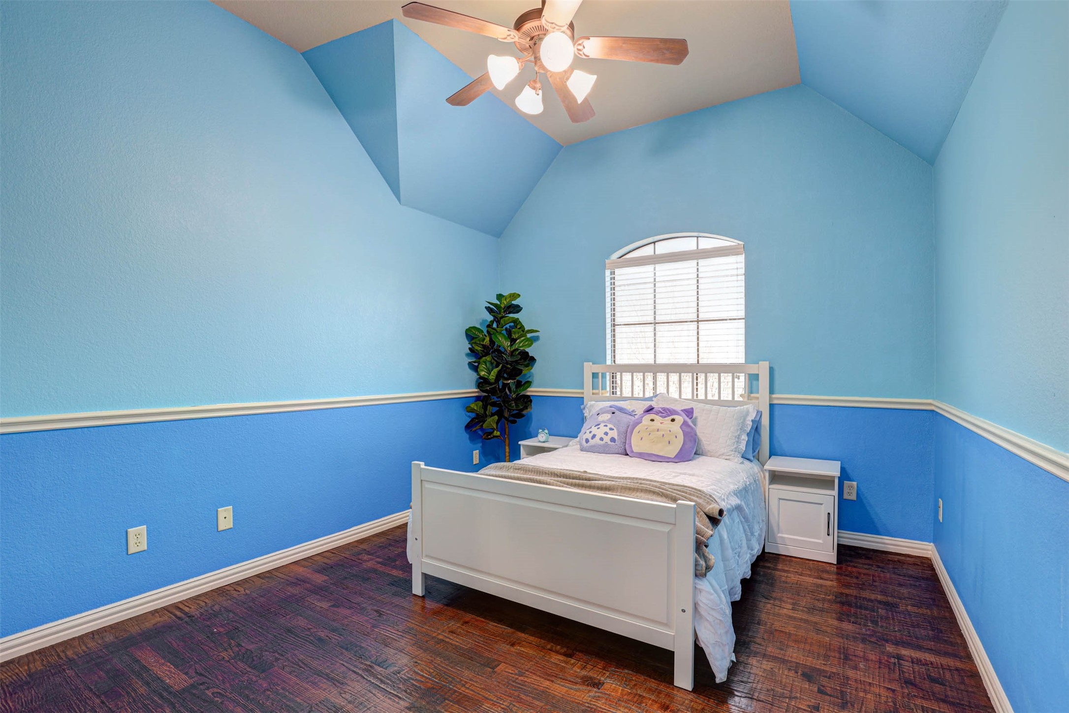 617 Indian Trail Hurst TX 76054