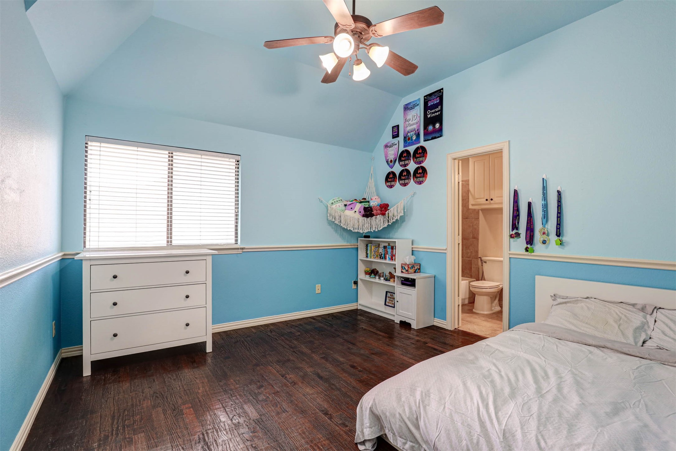 617 Indian Trail Hurst TX 76054