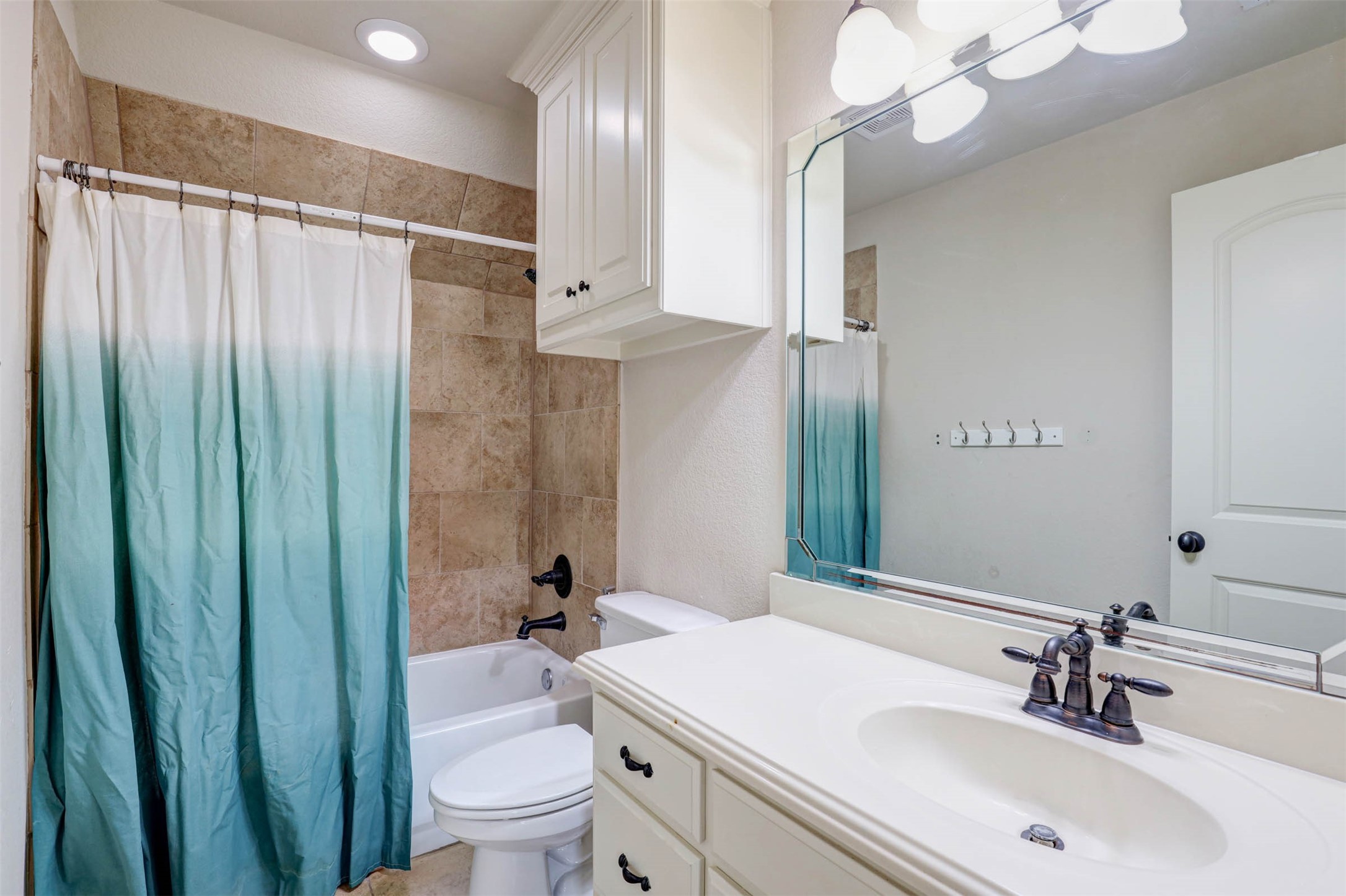617 Indian Trail Hurst TX 76054
