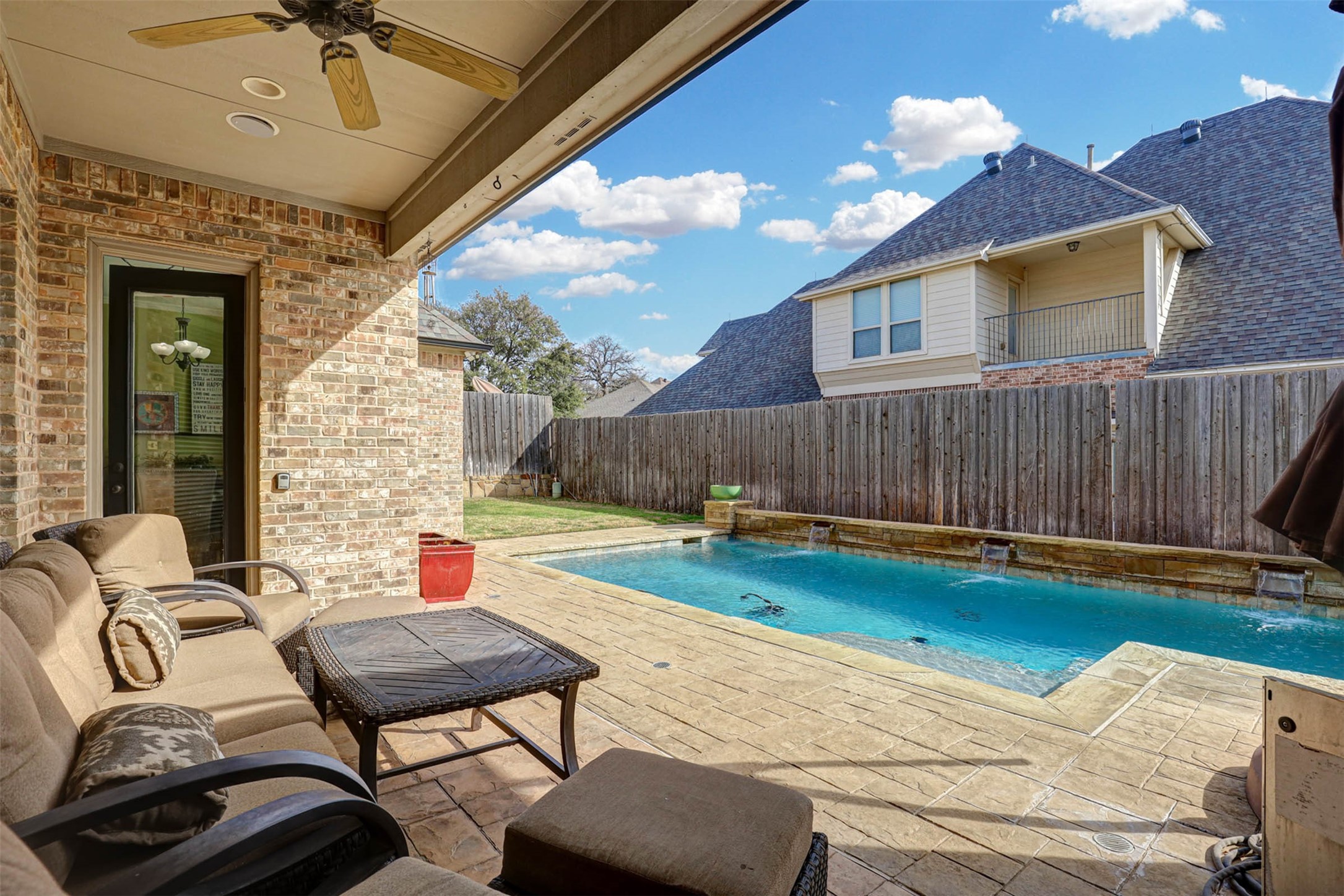 617 Indian Trail Hurst TX 76054