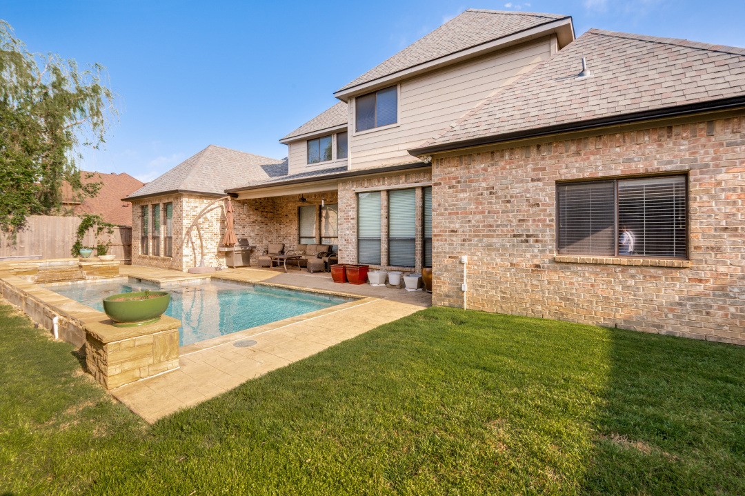 617 Indian Trail Hurst TX 76054
