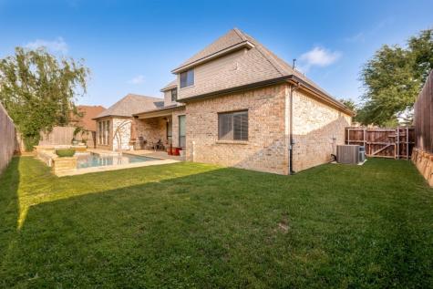 617 Indian Trail Hurst TX 76054