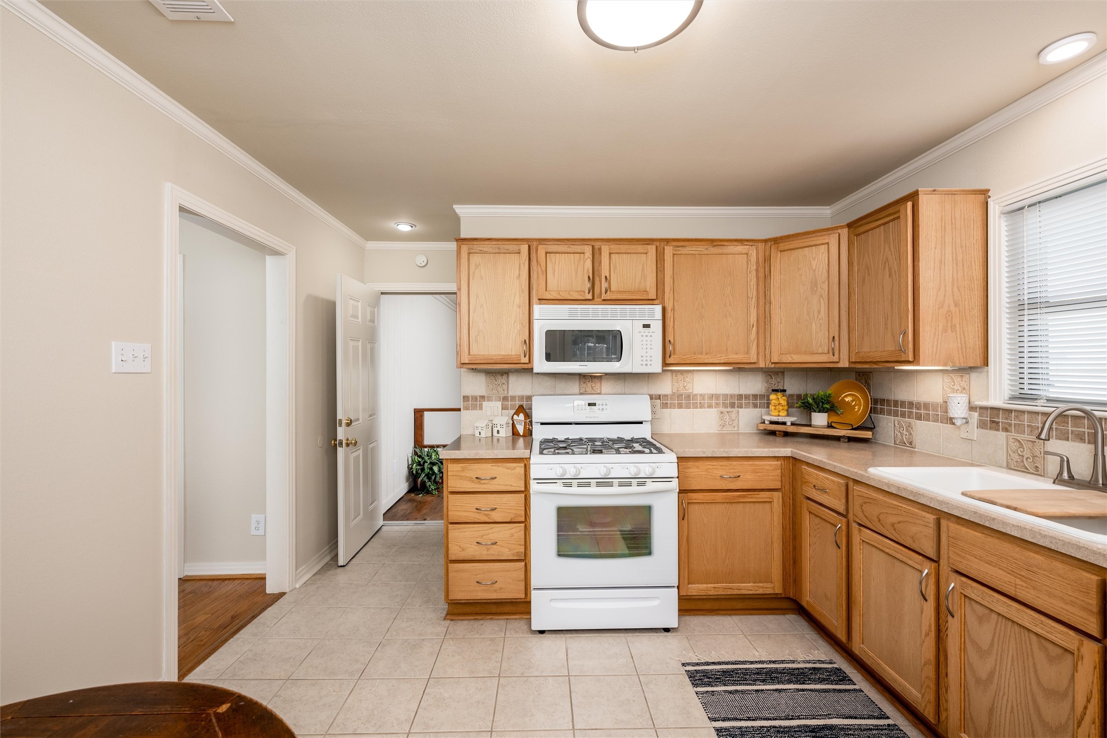 853 Holly Drive Garland TX 75040
