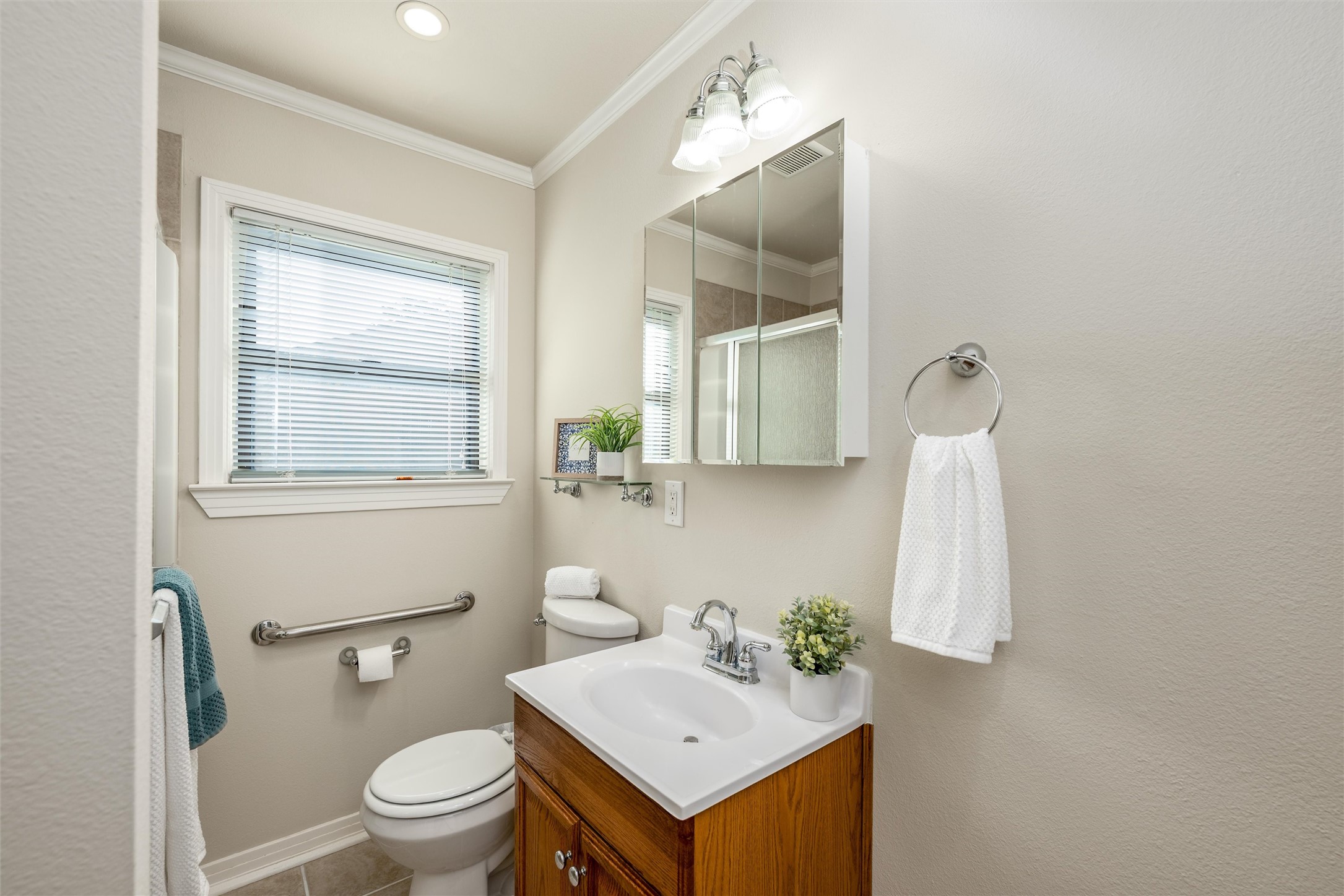 853 Holly Drive Garland TX 75040