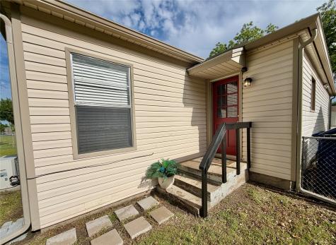 853 Holly Drive Garland TX 75040