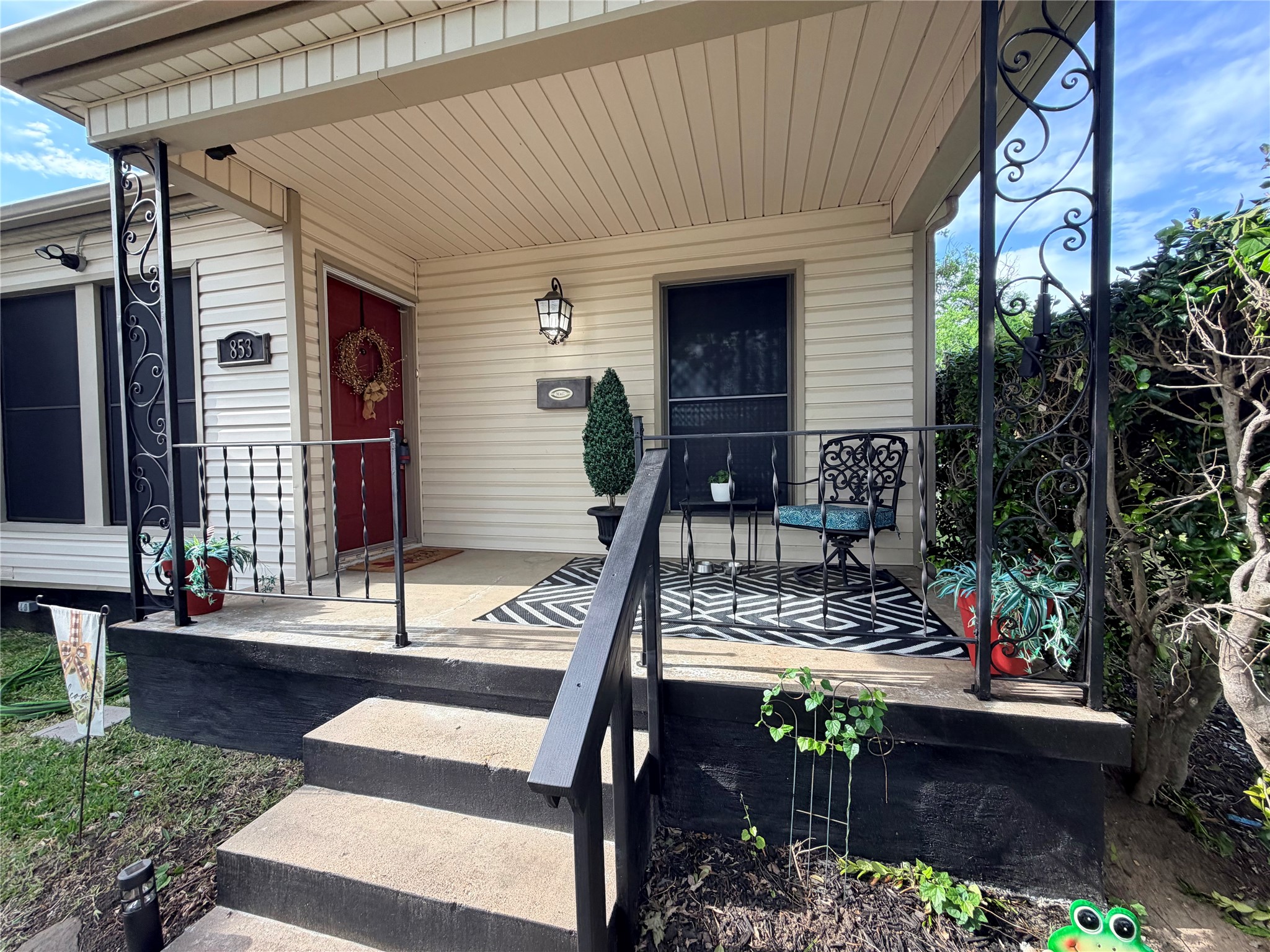 853 Holly Drive Garland TX 75040