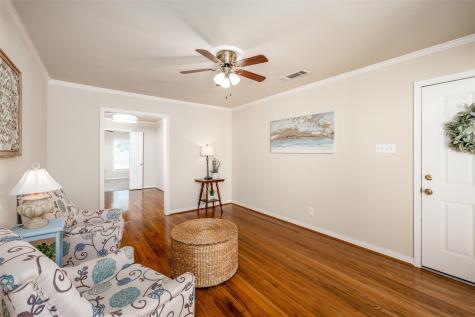 853 Holly Drive Garland TX 75040