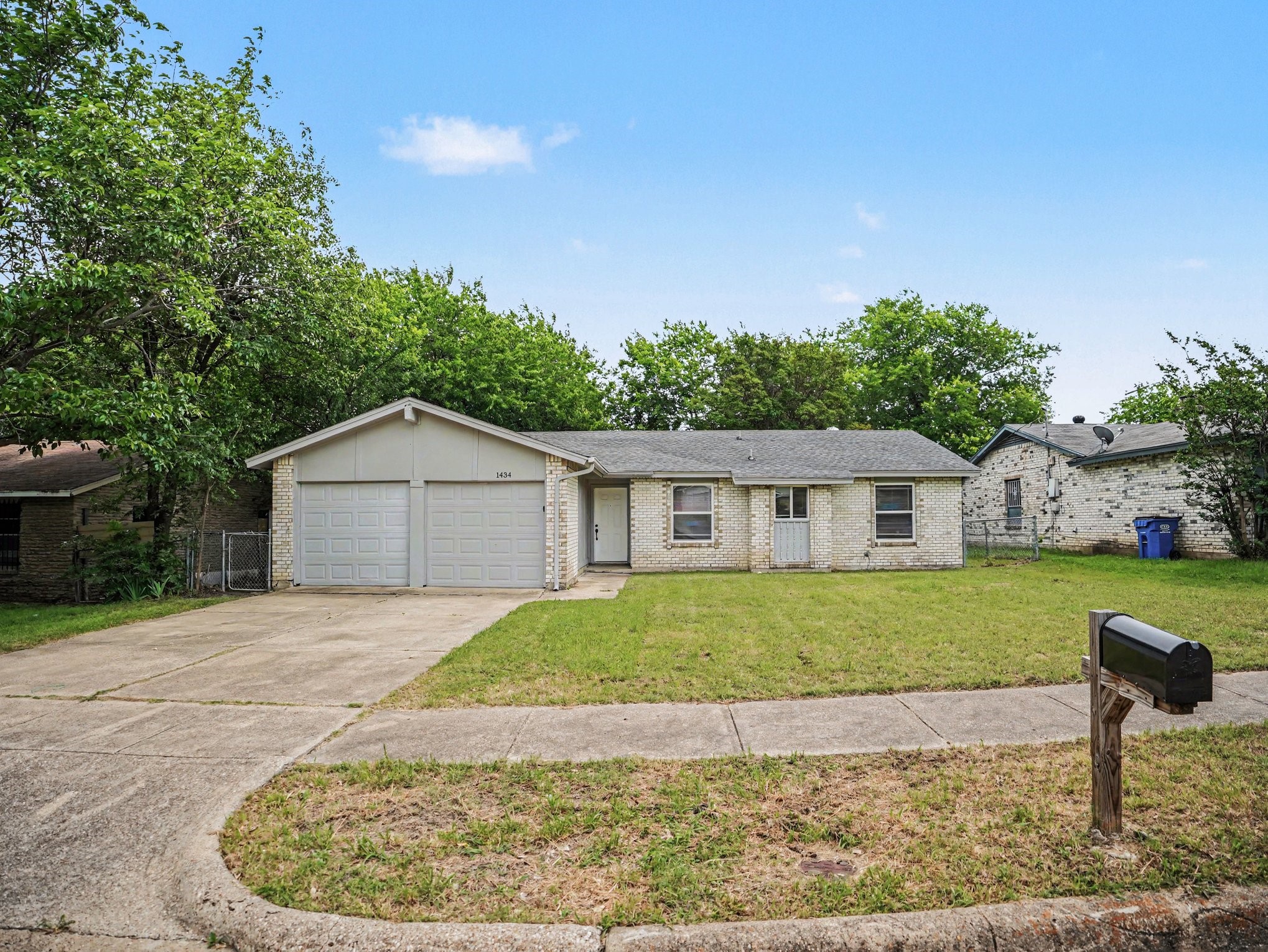 1434 Oakbrook Street Lancaster TX 75134