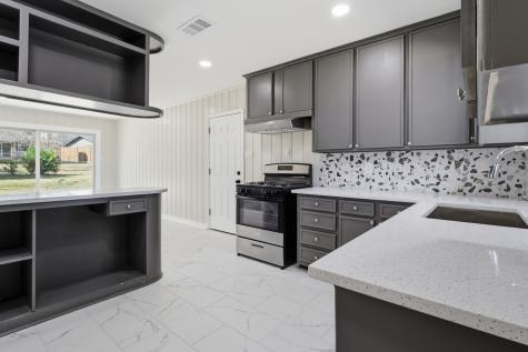 1304 Sherwood Drive Arlington TX 76013