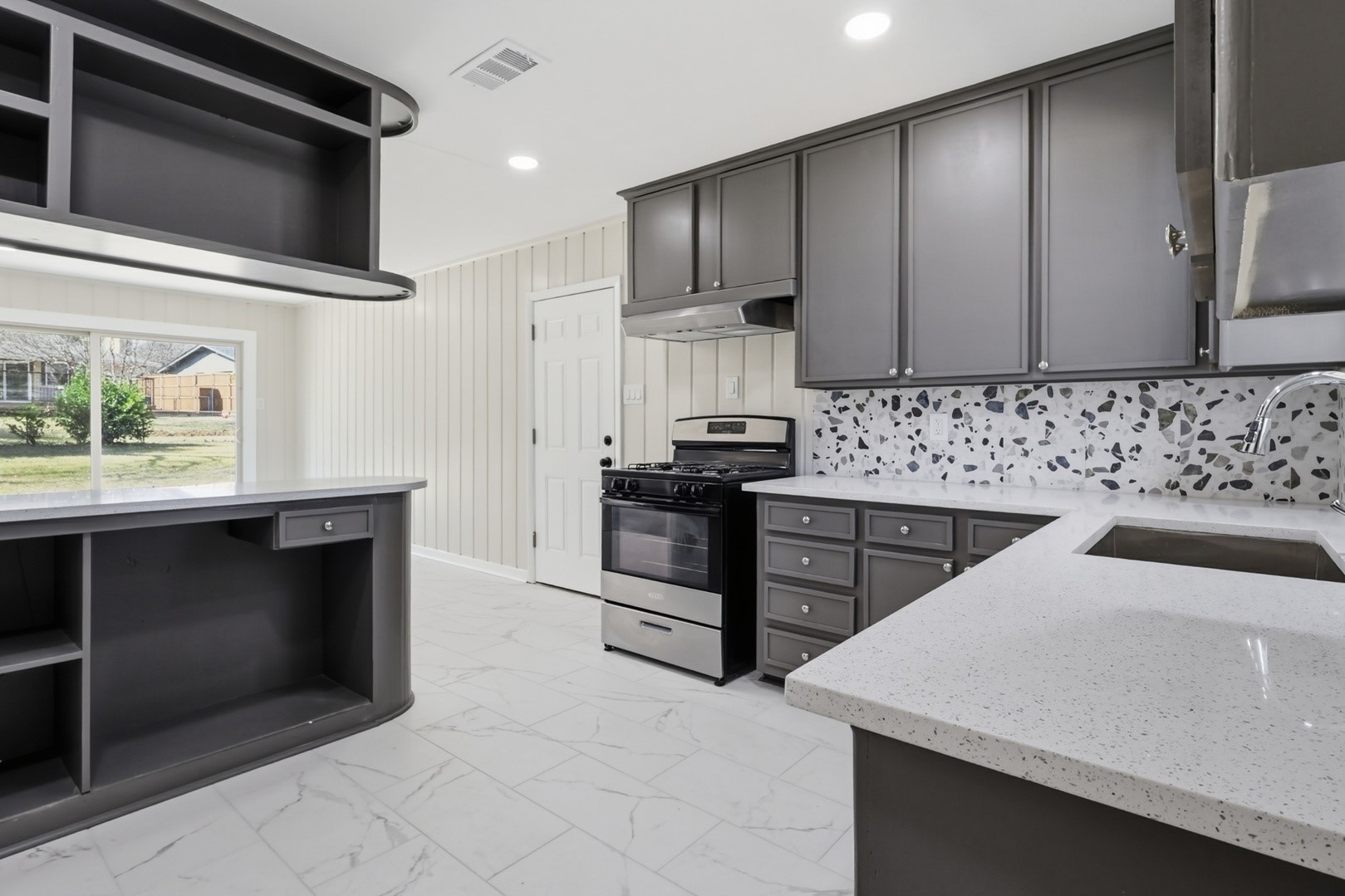 1304 Sherwood Drive Arlington TX 76013