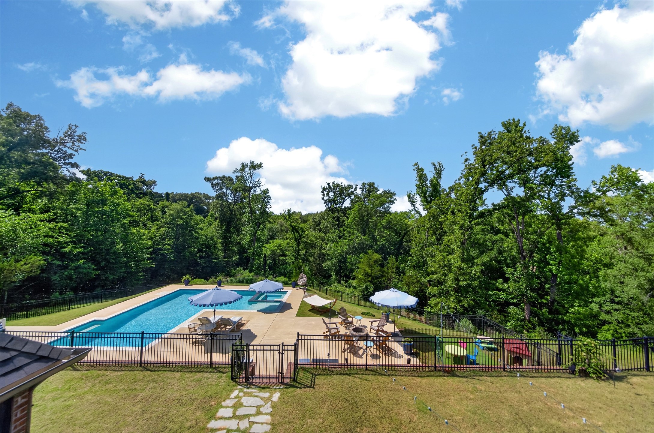 125 Lake Lou Ella Bullard TX 75757