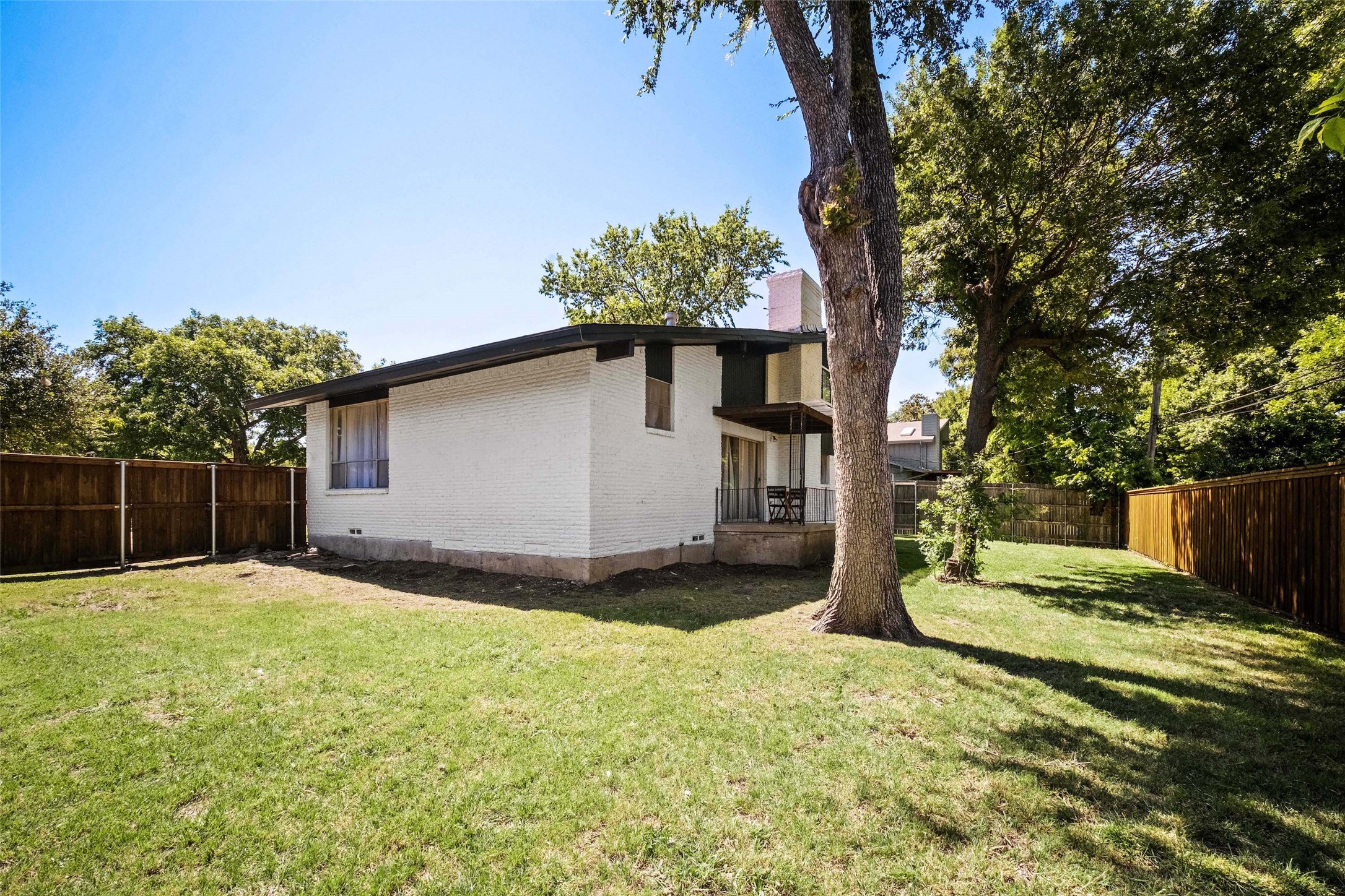 9411 Pinewood Drive Dallas TX 75243
