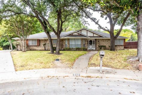 219 Clubbrook Circle Desoto TX 75115