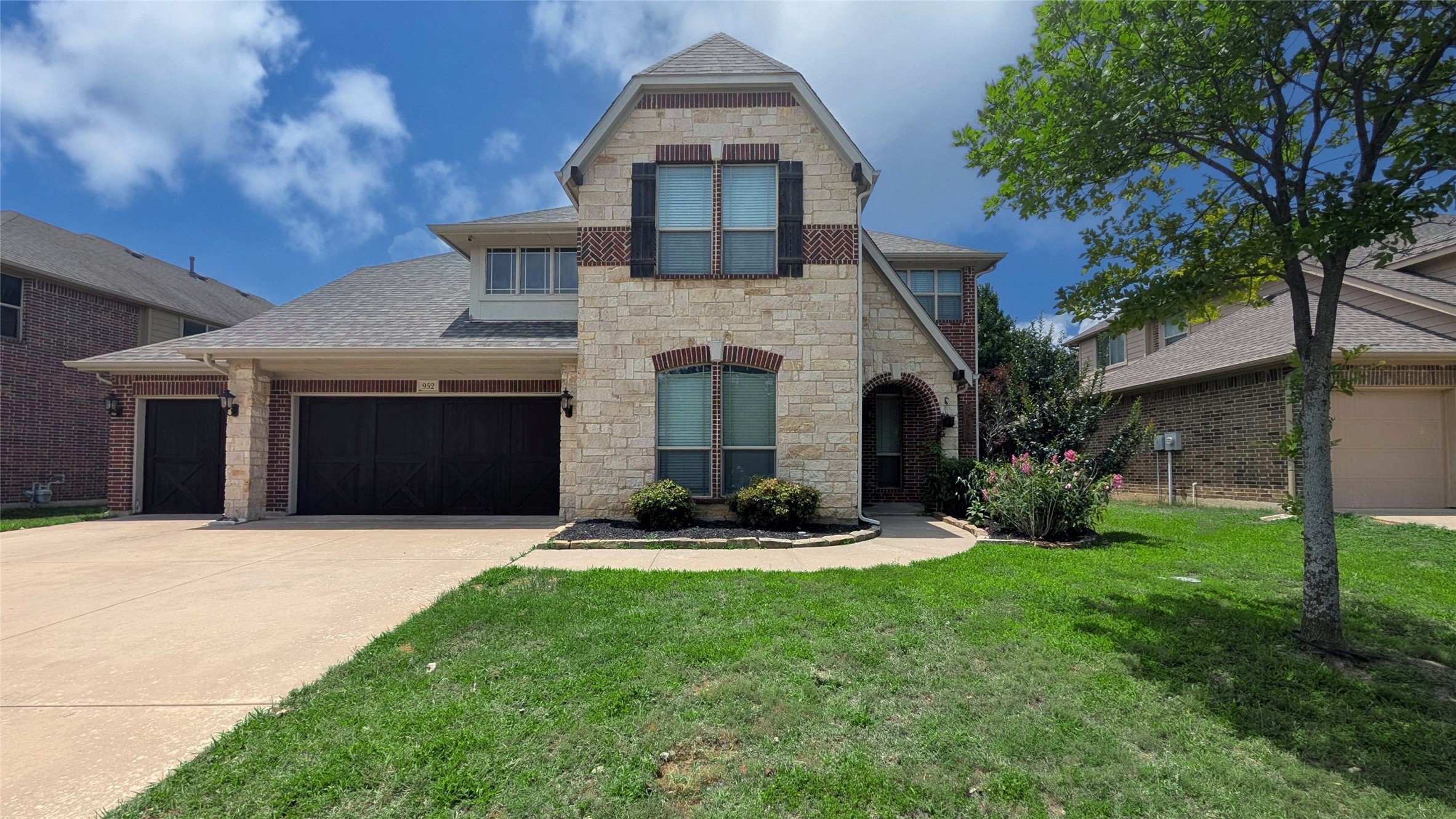 952 Tara Drive Burleson TX 76028