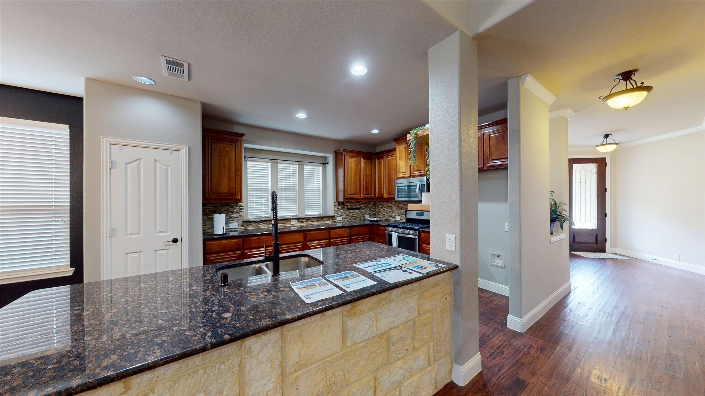 952 Tara Drive Burleson TX 76028