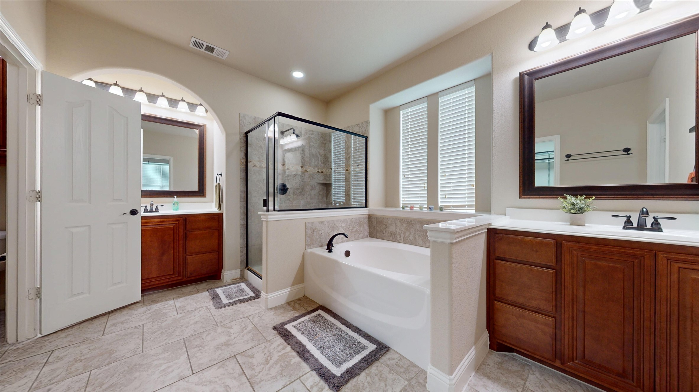 952 Tara Drive Burleson TX 76028