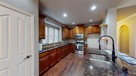 952 Tara Drive Burleson TX 76028