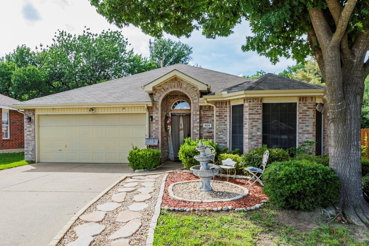 905 Mill Spring Drive Garland TX 75040