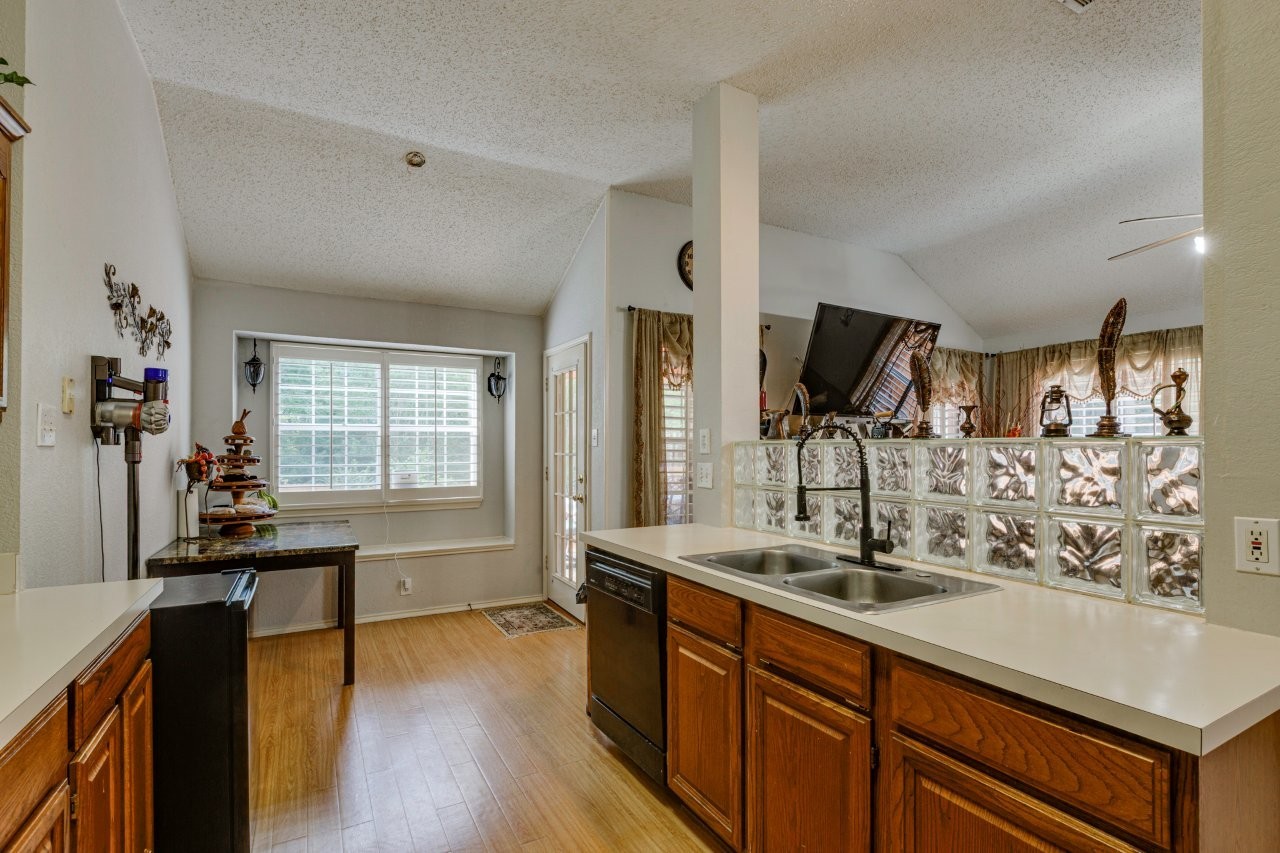 905 Mill Spring Drive Garland TX 75040