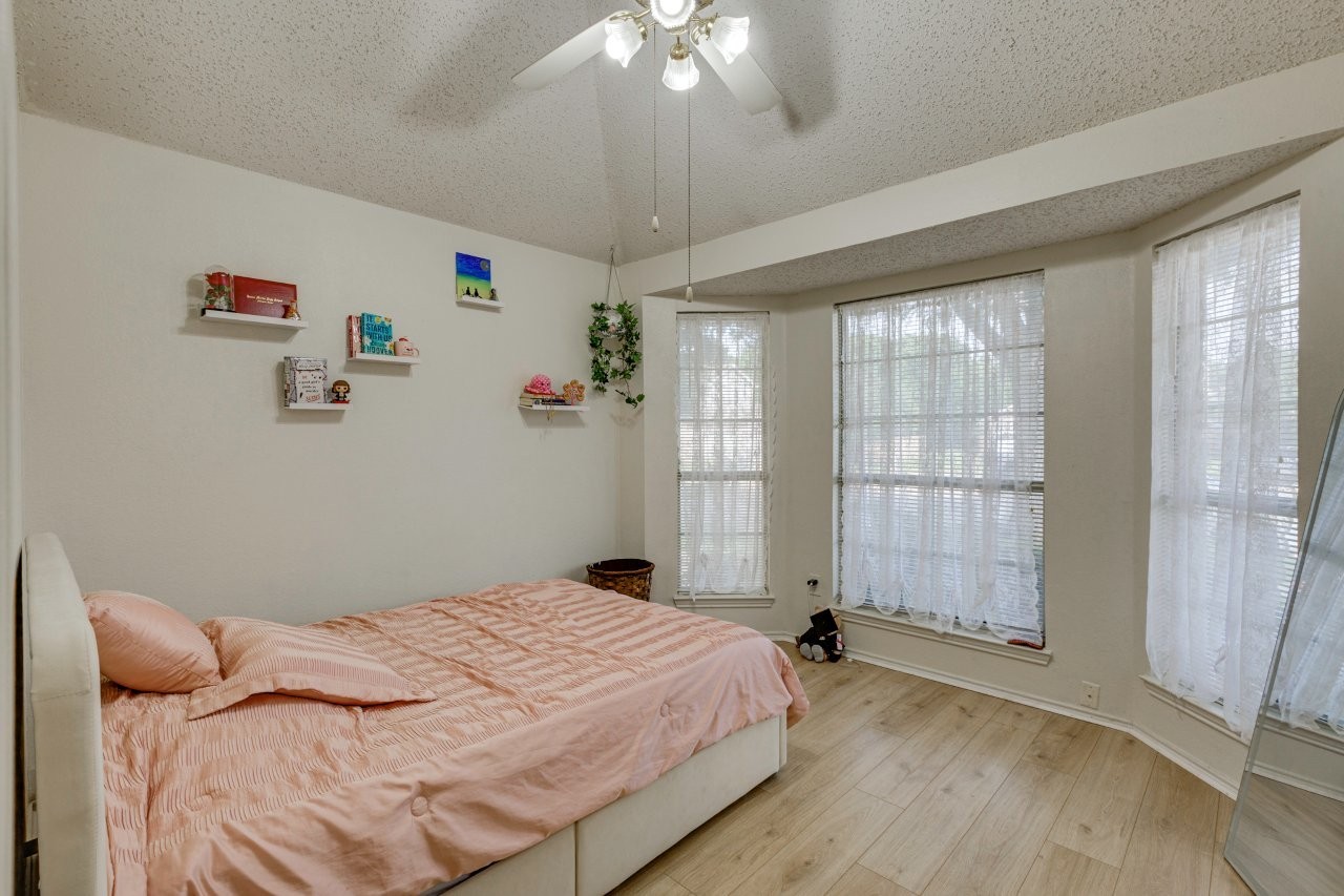 905 Mill Spring Drive Garland TX 75040