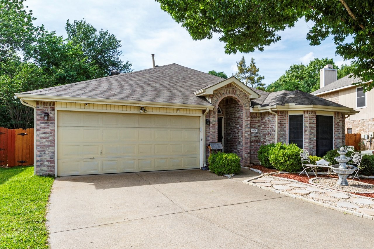 905 Mill Spring Drive Garland TX 75040