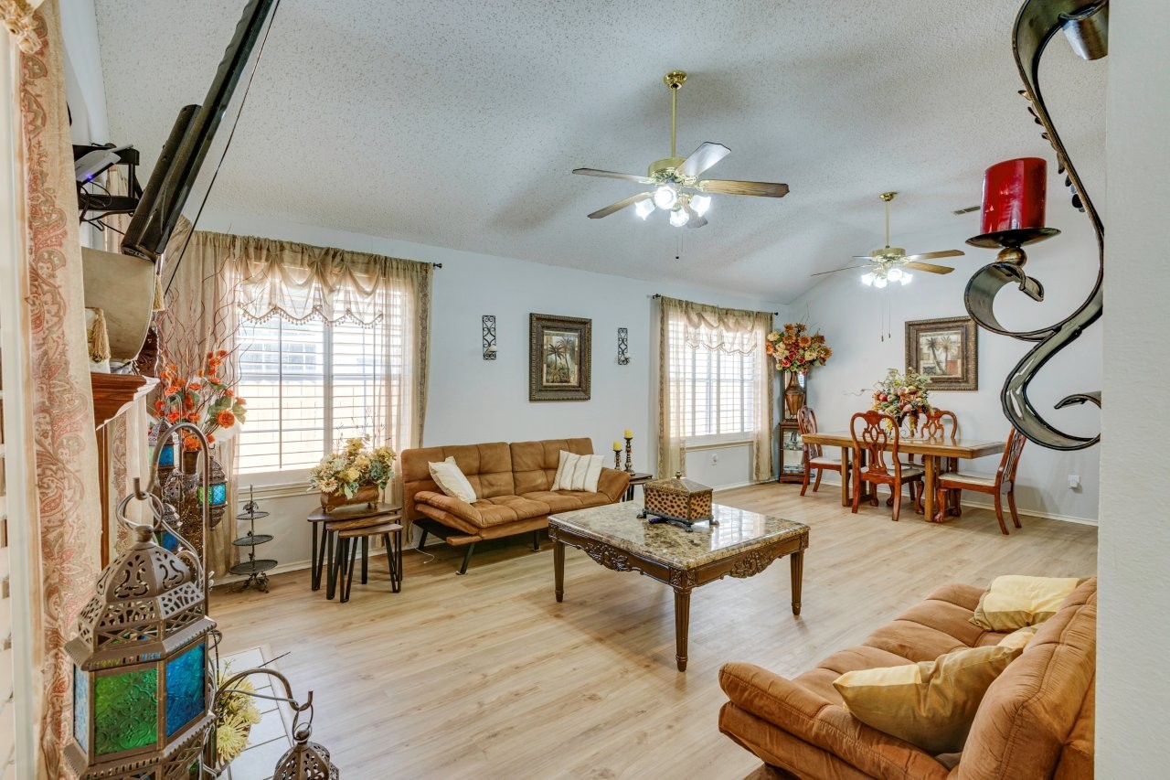 905 Mill Spring Drive Garland TX 75040