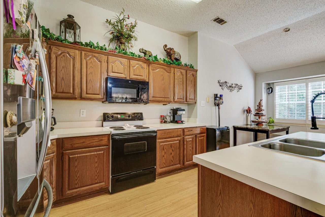 905 Mill Spring Drive Garland TX 75040