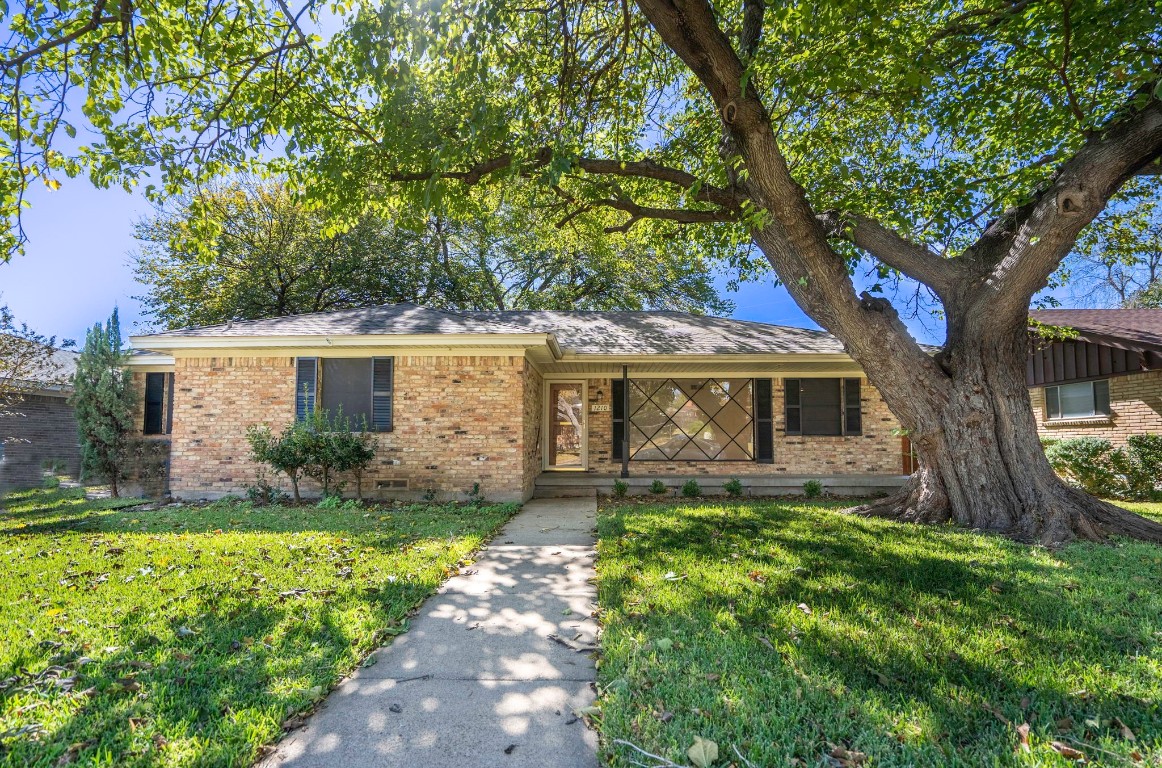 1210 Vicksburg Drive Garland TX 75041