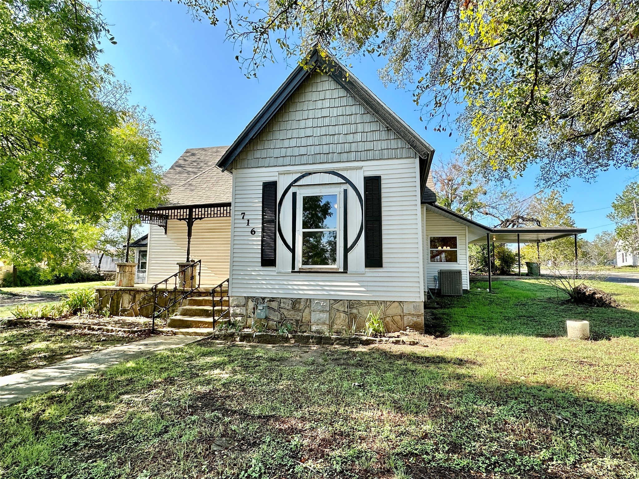 716 N Mesquite Street Hico TX 76457