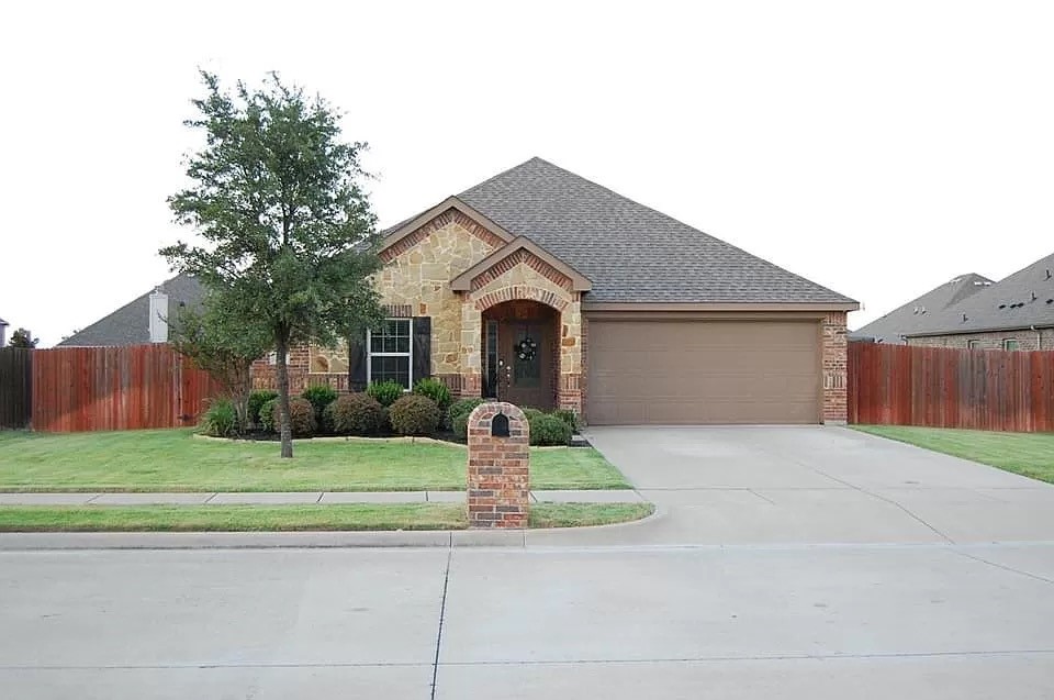 105 Althea Drive Waxahachie TX 75165