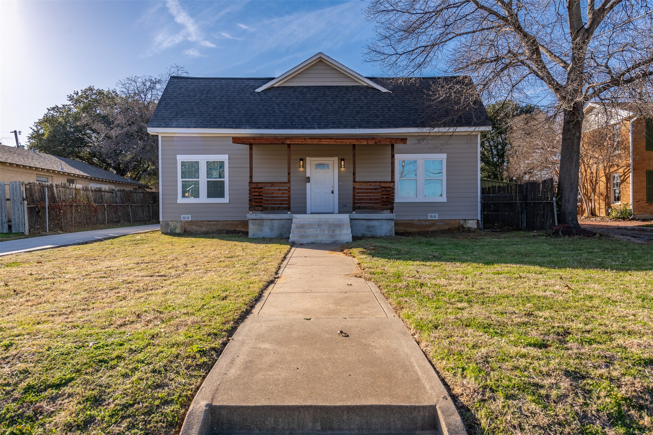 1215 N Sylvania Avenue Fort Worth TX 76111