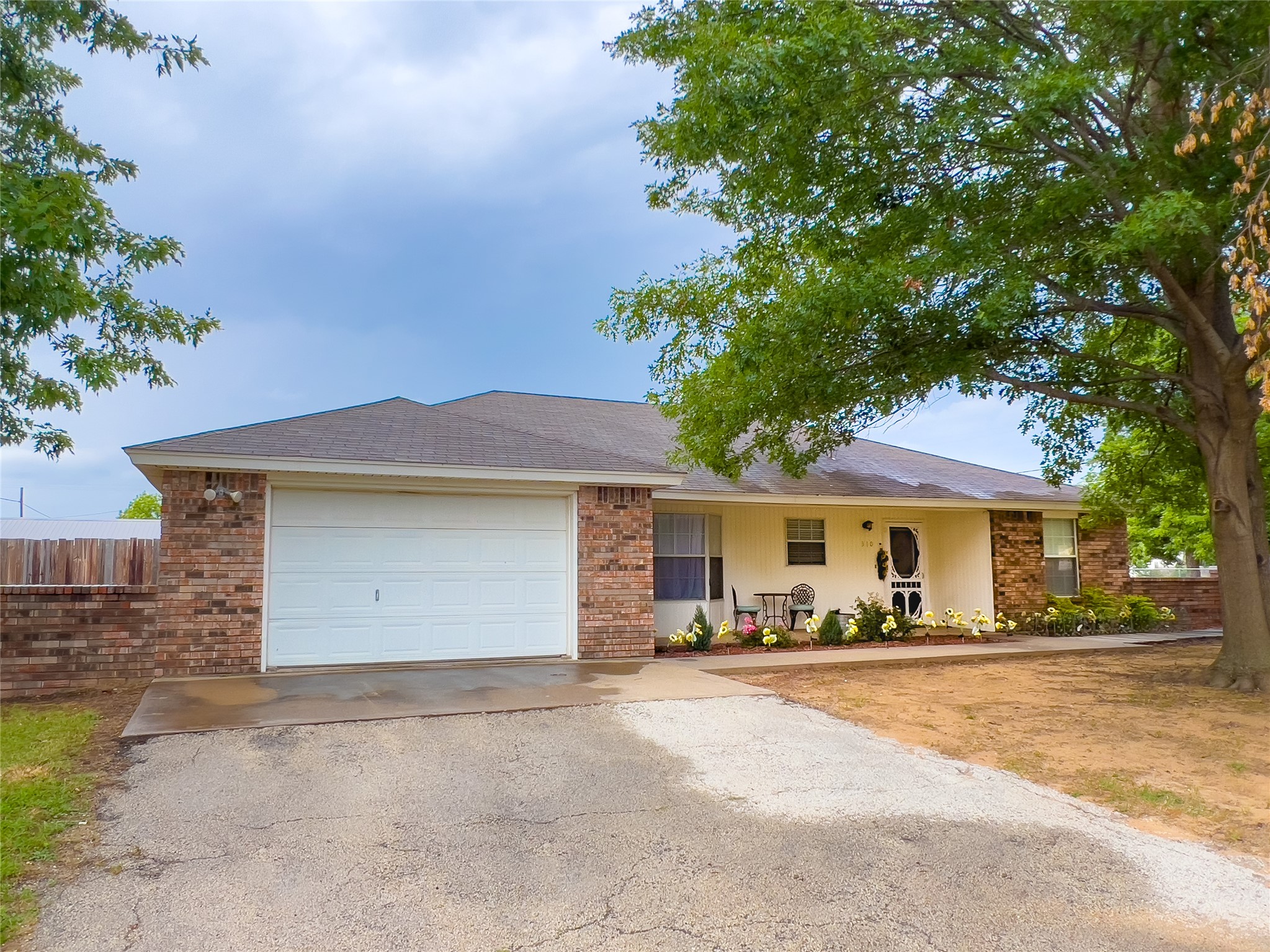 310 W Cedar Street Nocona TX 76255