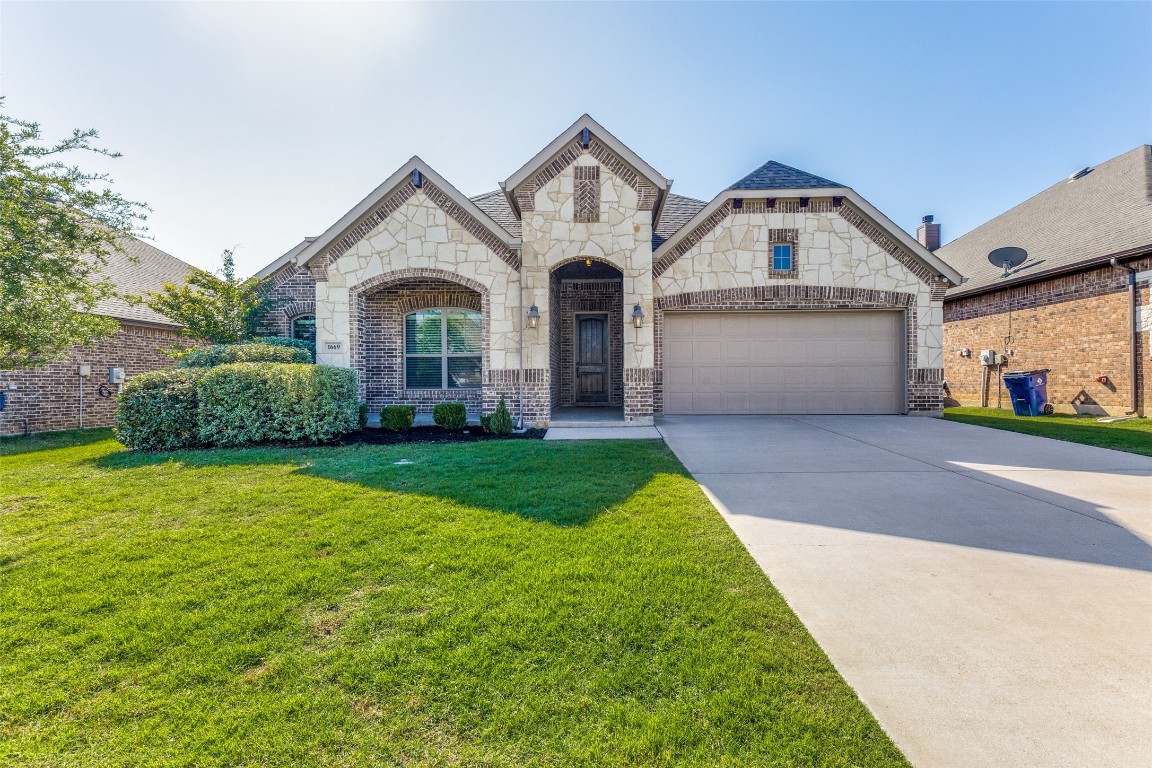 1669 Laramie Lane Burleson TX 76028
