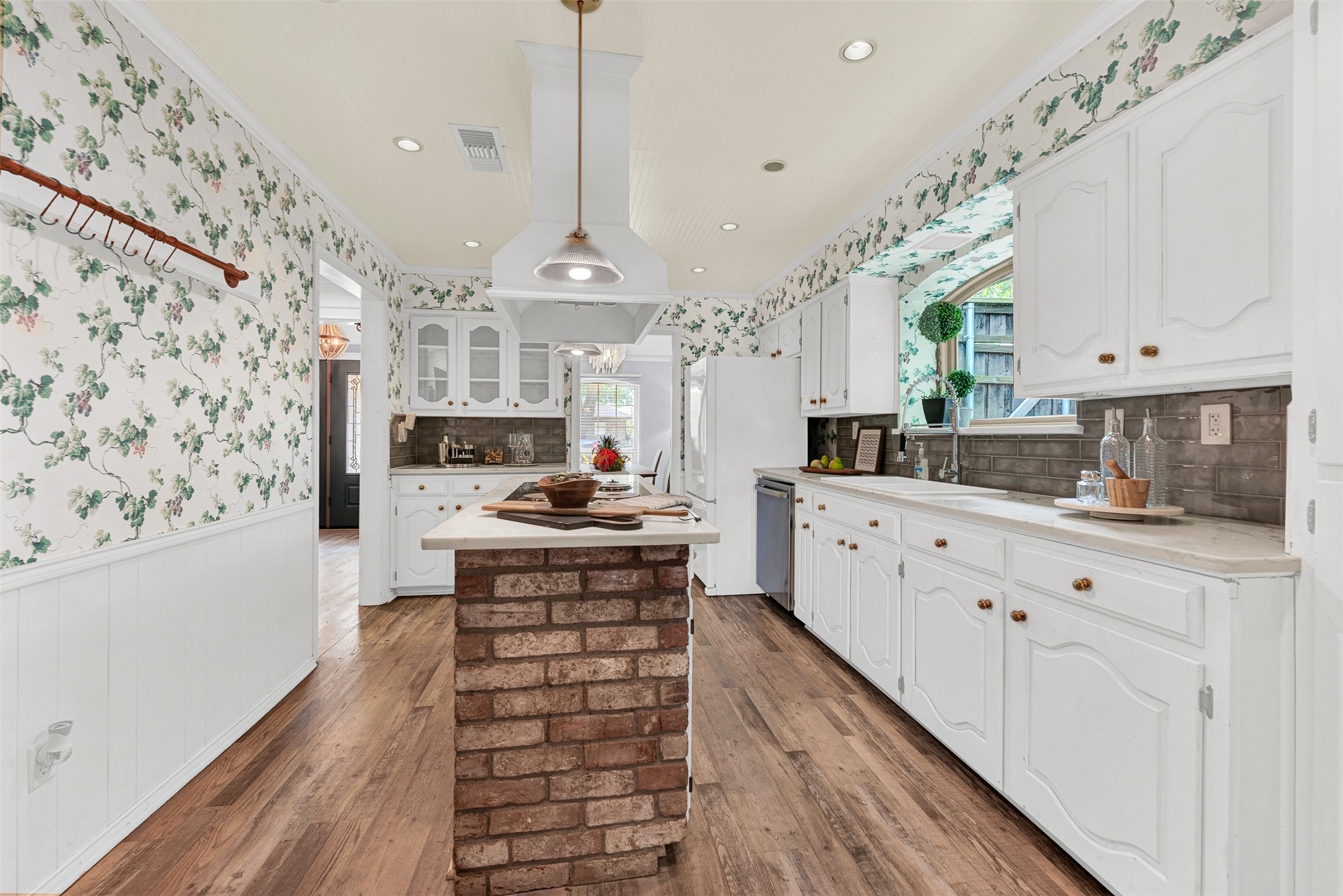 317 Faircrest Drive Garland TX 75040