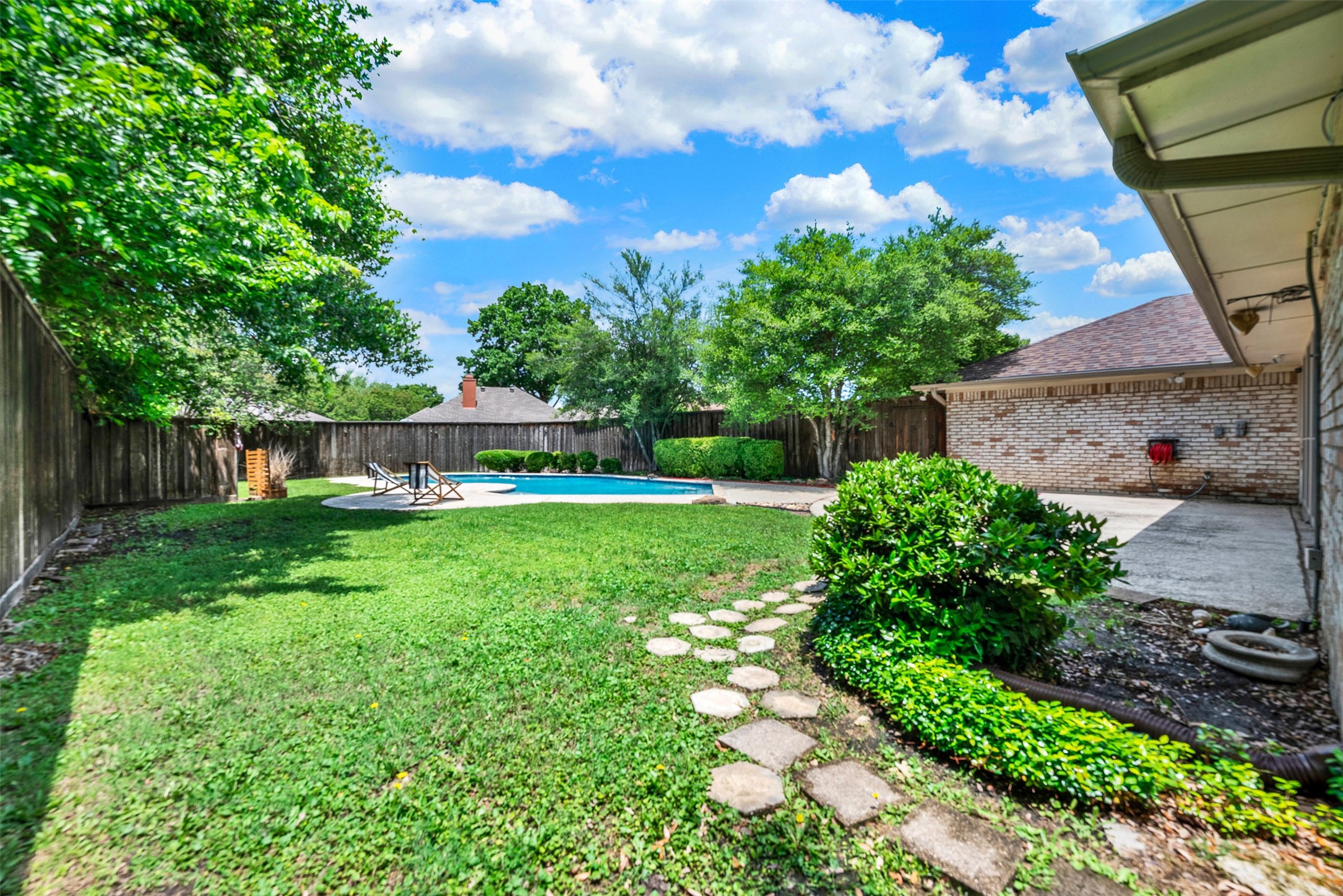 317 Faircrest Drive Garland TX 75040