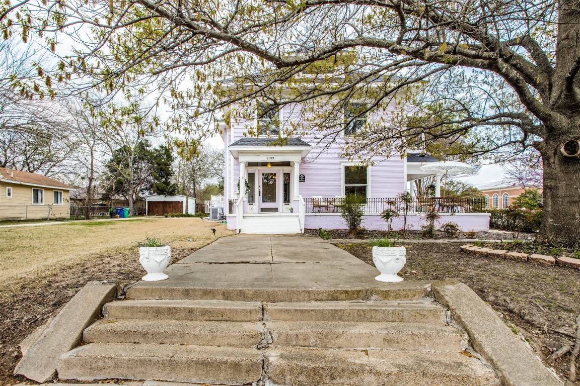 1103 S Tennessee Street Mckinney TX 75069
