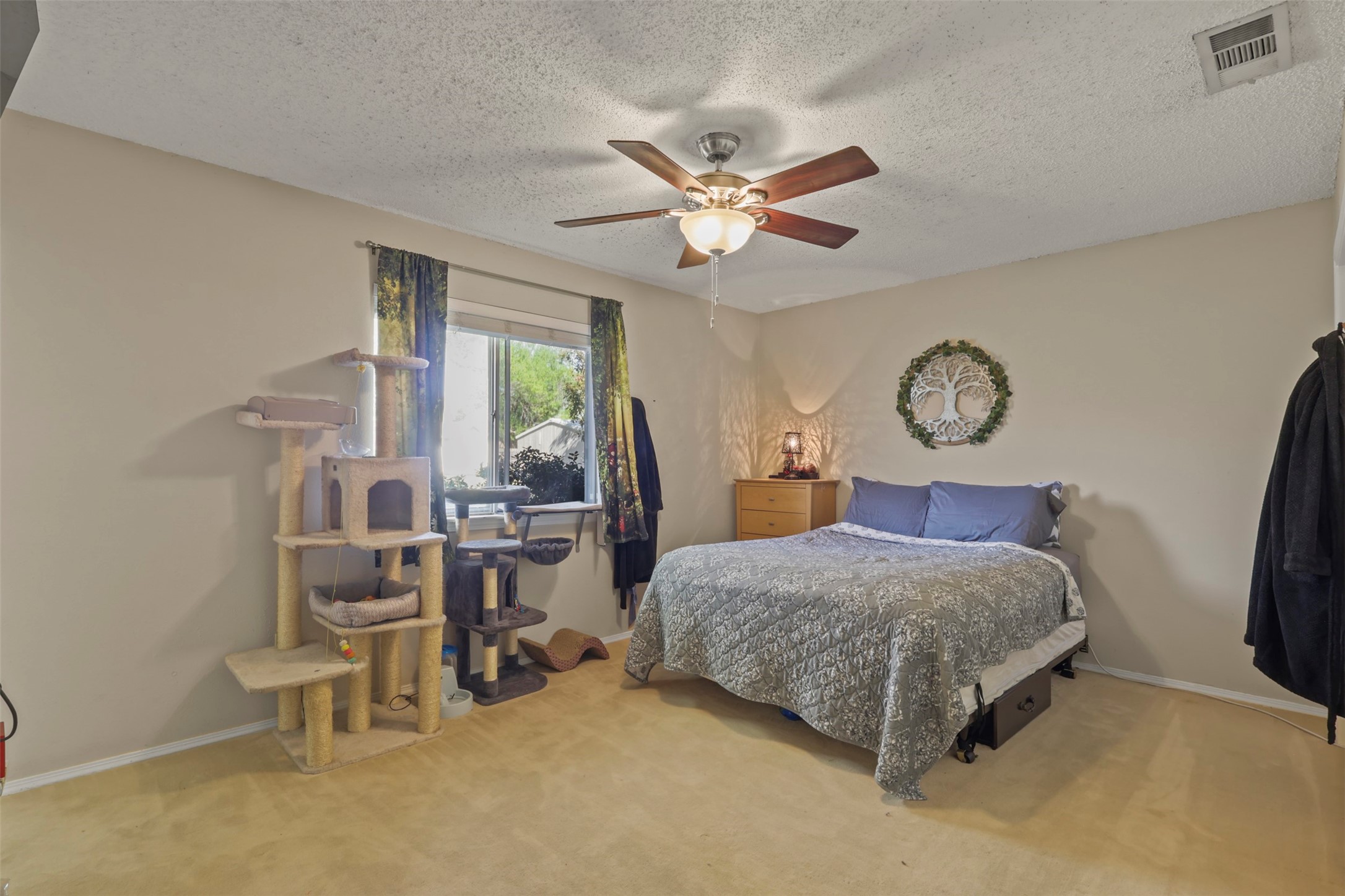 409 Colonial Drive Garland TX 75043