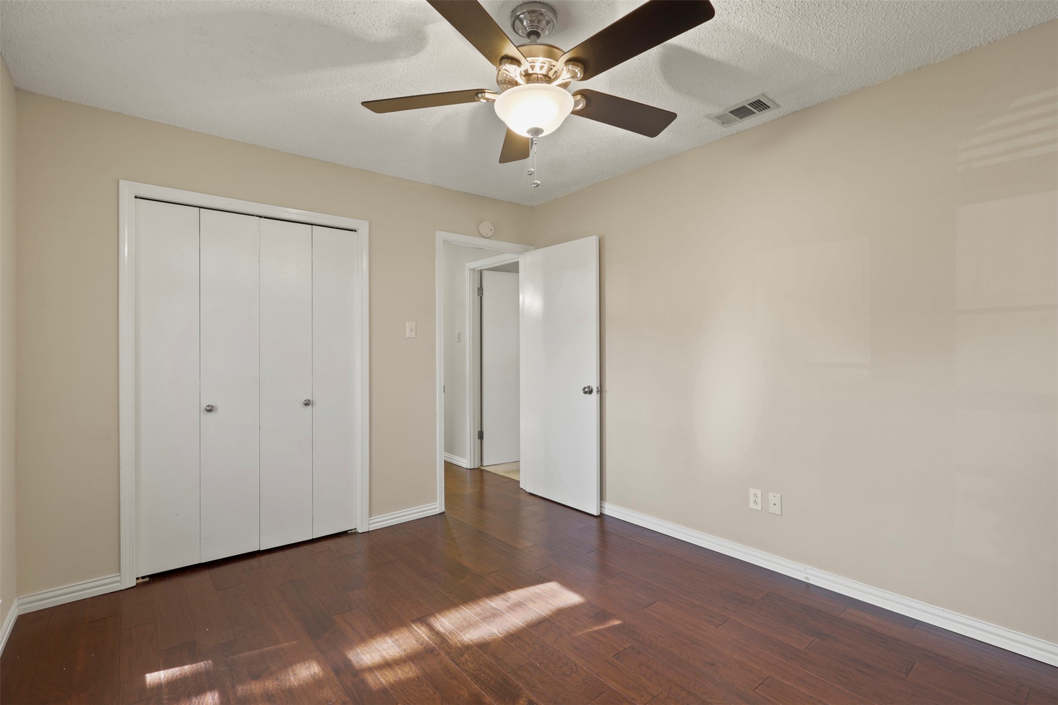 409 Colonial Drive Garland TX 75043