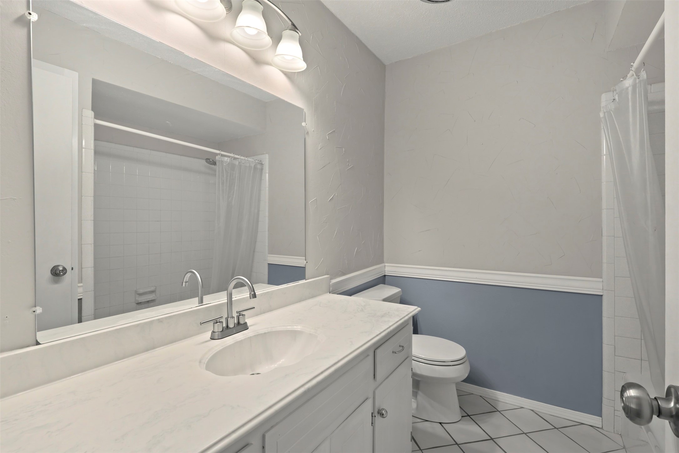 409 Colonial Drive Garland TX 75043