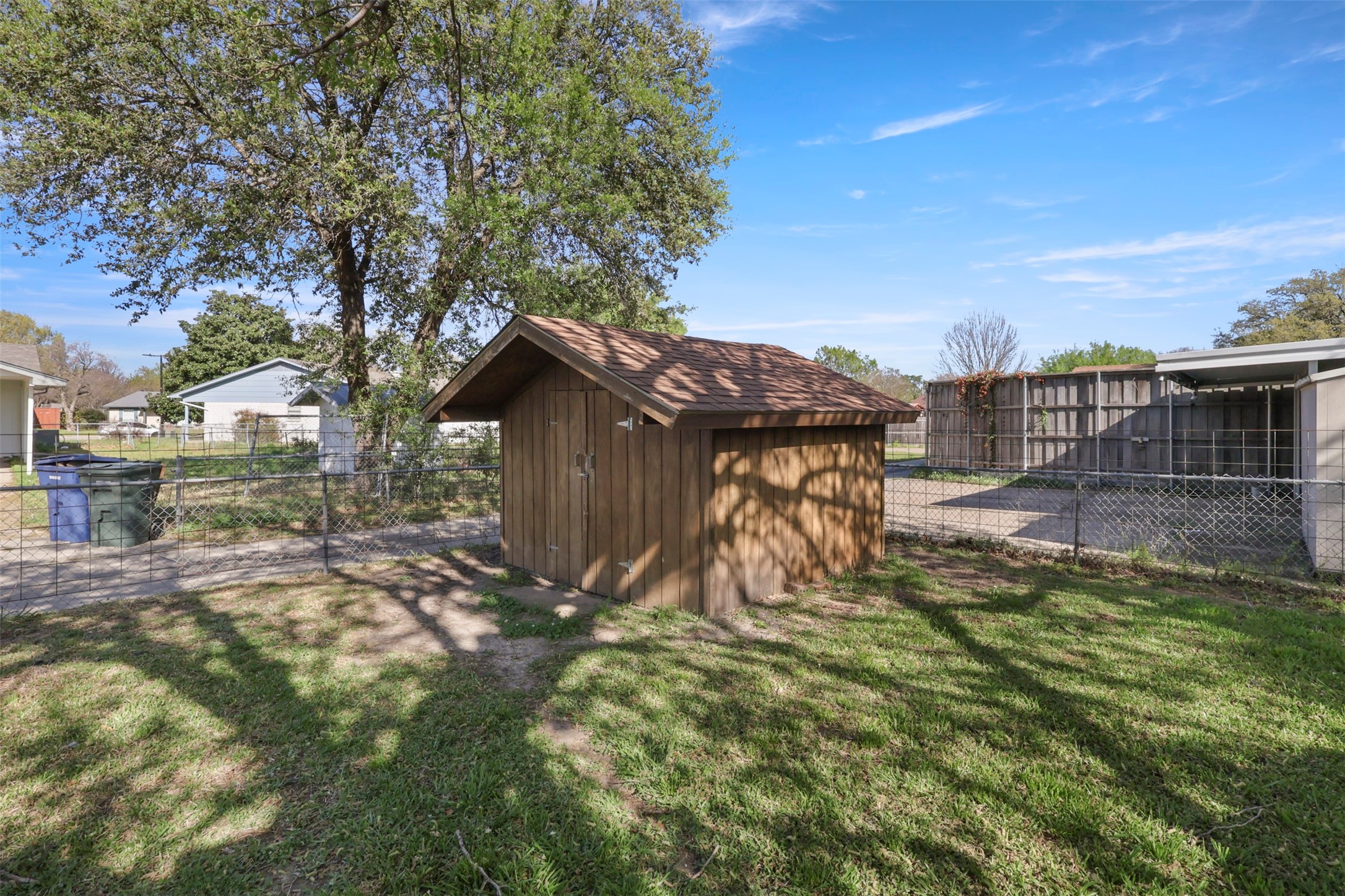 409 Colonial Drive Garland TX 75043