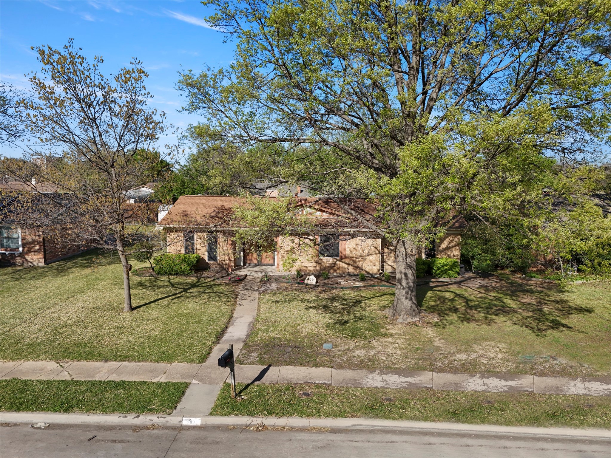 409 Colonial Drive Garland TX 75043