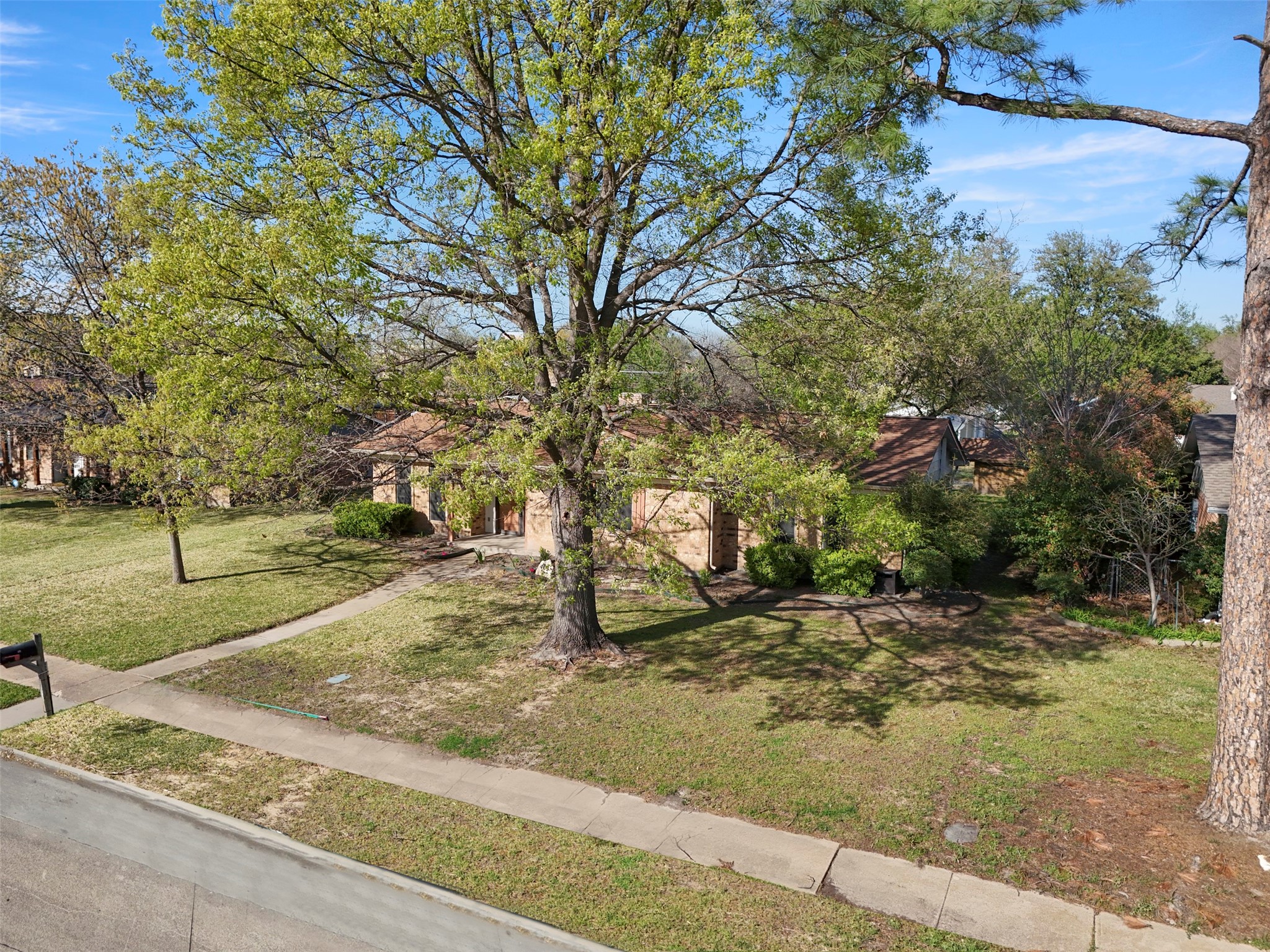 409 Colonial Drive Garland TX 75043