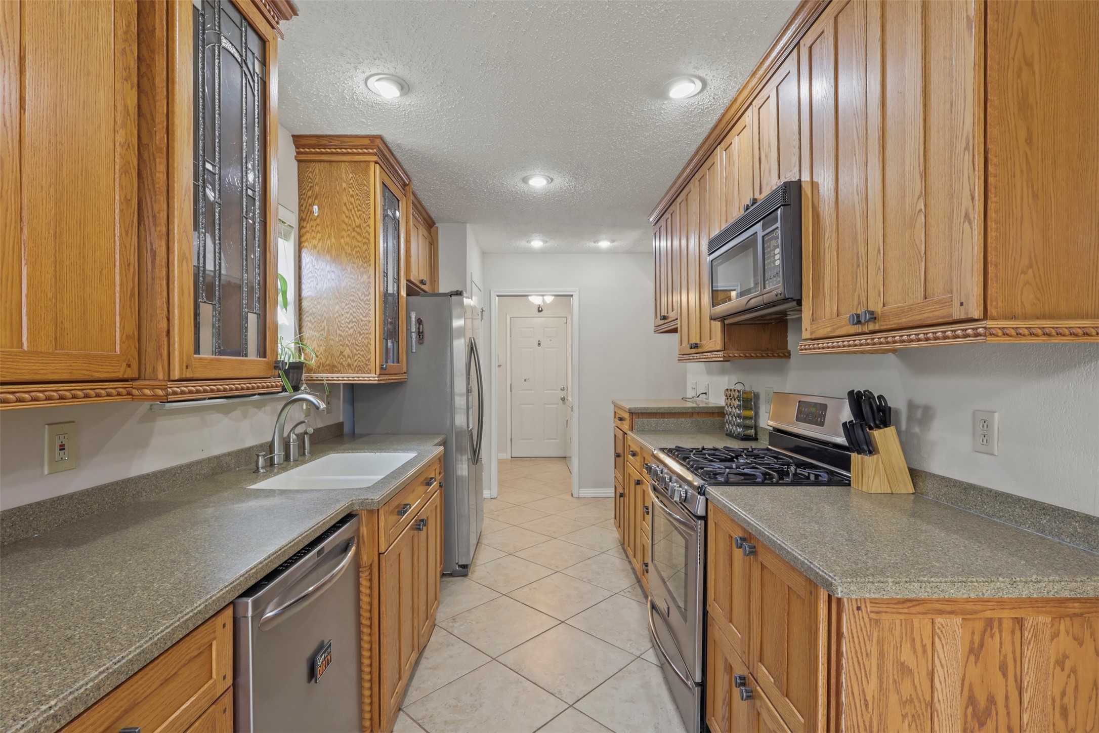 409 Colonial Drive Garland TX 75043
