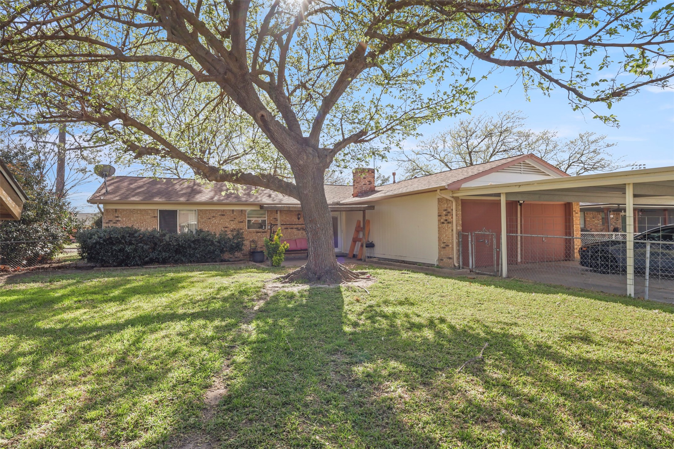 409 Colonial Drive Garland TX 75043